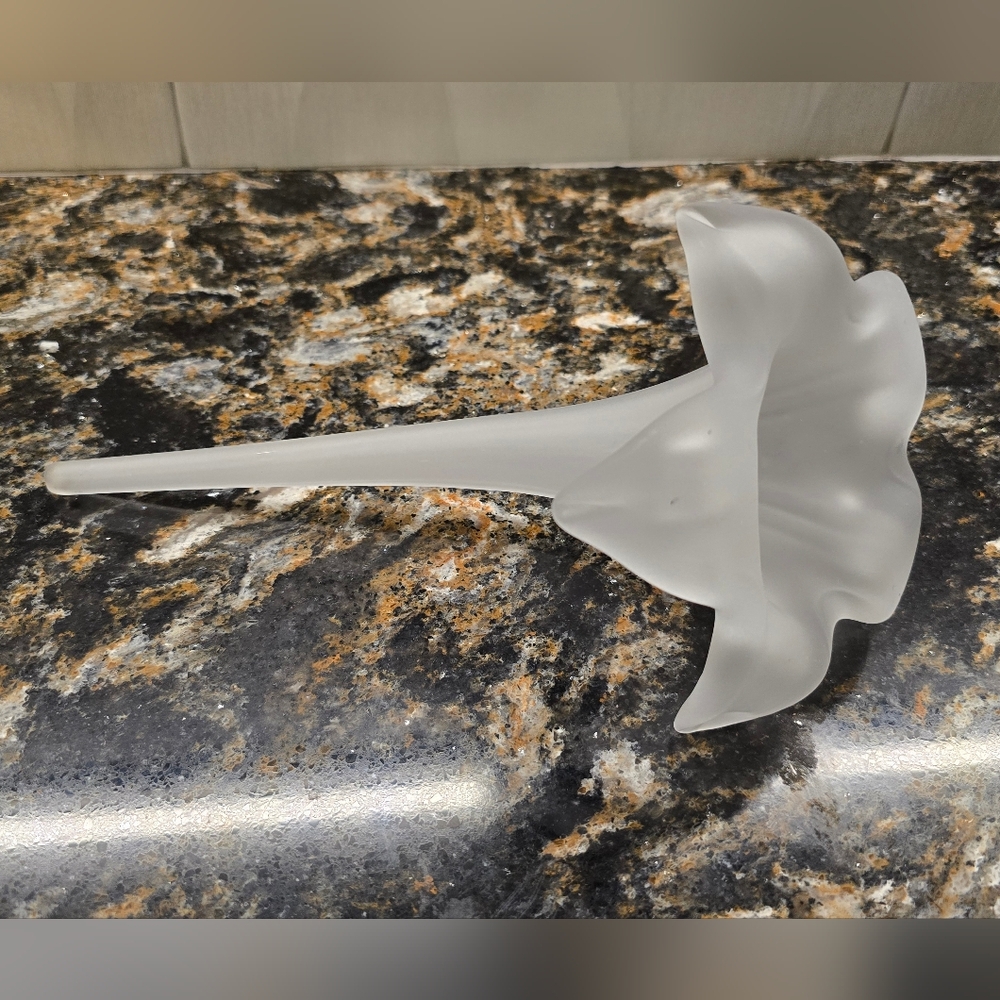 Elegant Frosted Lily Bud Glass Flower Accent
